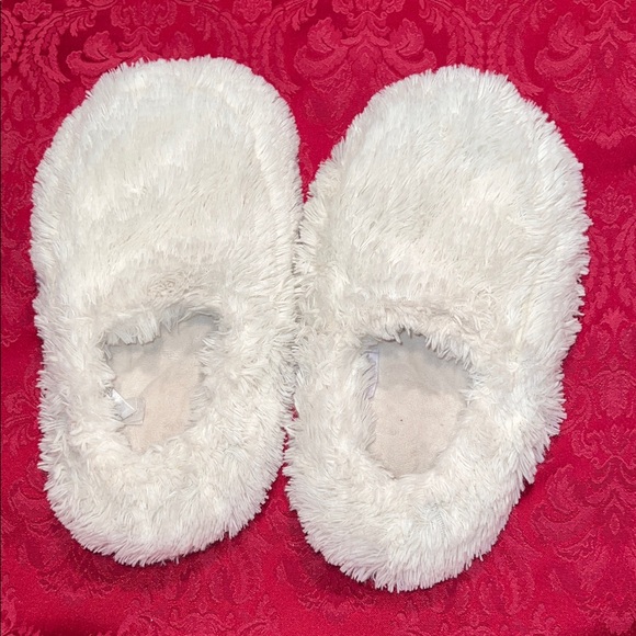 Warmies Shoes - Cozy White Fuzzy Slippers Microwaveable   Heated